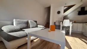 Cozy Apartment in Heart of Târgu Mureș - Image 2