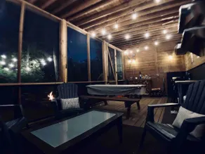 Isolated GLAMPING on the shore of Lake Winnipeg - Image 4