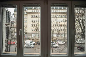 Centre two-bedroom apartment, parking on request - Image 3