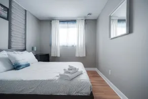 cozy 2 bedrooms semi-basment. Close to downtown - Image 5