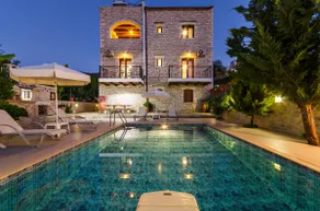 Luxurious Villa with private pool - Image 2