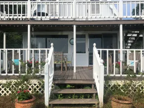 Cottage on the Lake - Image 4