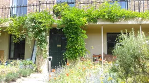 Georgian house, ten minutes from the beach. - Image 3