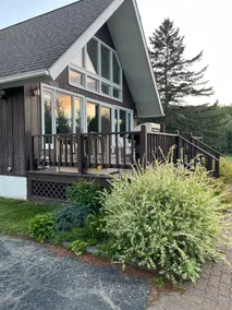 *Cozy Chalet on Memphremagog -Lake Views! - Image 2