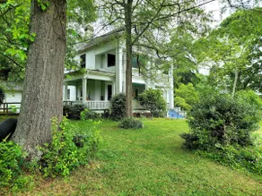 The Charming White House - Image 5