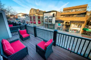 Corner Apt, Open Floor Plan In Downtown Newport - Image 2