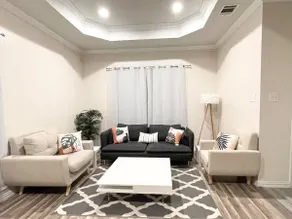 Centrally Located Modern Home Newer Built - Image 3