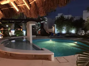 Comfortable house in a residential community with a pool - Image 2