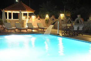 SEA VIEWS, POOL, HOMEY - Image 5