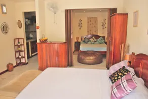 5 min drive to beach AC, kitchen - Image 4