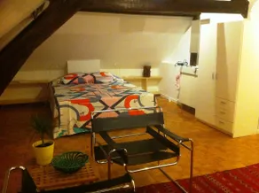 Three rooms in an ancient house - Image 2