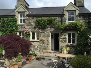 Dolgellau - cosy riverside cottage - Image 3