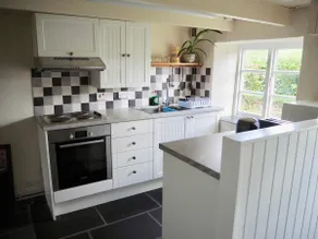 Connie's Cottage, Charlestown - Image 2