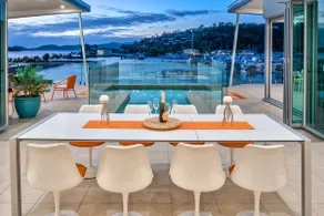 Pavillions Penthouse 25 - Luxury Waterfront Apartment with Private Roof top pool and buggy - Image 4