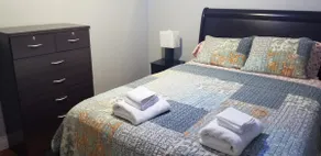 Cheerful 3 BR home 15 min from beach & airport - Image 4