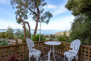Entire Private s/c suite with water/ocean views - Image 4