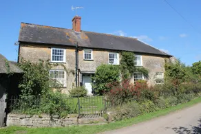 Moorbath Farmhouse with Indoor Pool & Hot Tub - Image 2