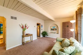 spacious house near I-40 in the heart of Uptown - Image 4