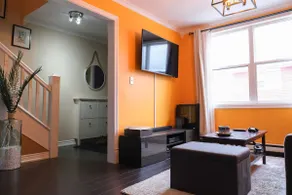 Cozy Modern Downtown Row-House - Image 4