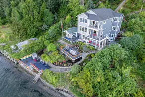 Stunning beachfront getaway! - Image 2