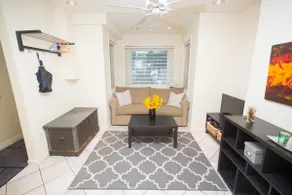 Historic Capitol Hill meets trendy H Street - Image 5