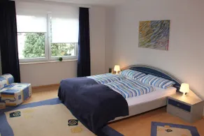 central but quiet apartment - Image 3