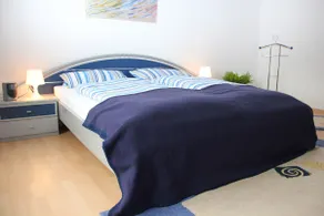 central but quiet apartment - Image 4