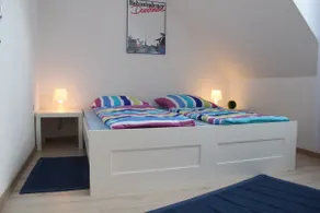 central but quiet apartment - Image 5