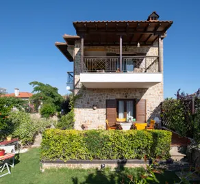 Distinctive Villa close to town centre and beach - Image 3
