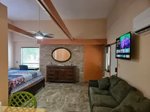 Champions Unit 402-4 Townhouse studio - Image 3