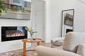 Stunning Lux Townhouse in Downtown Dallas - Image 5