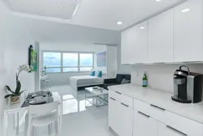New 12th Floor Beachfront 180º Oceanview Apartment - Image 2