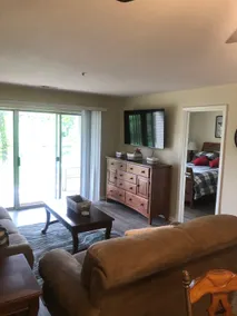 Beautiful unit w/peaceful pond behind - Image 3