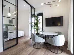 2 Room Elegant Flat in Malasaña by ManteHouse - Image 3