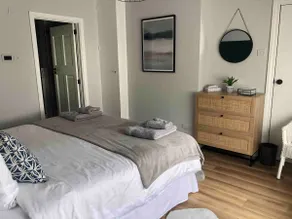 June Cottage Guest House - Image 5