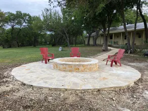 Blanco Hill Country Getaway - Image 4