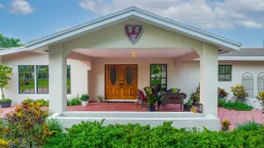 Four Oaks Hideaway in Homestead/Redlands - Image 3