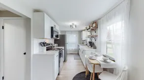 Touchdown Bungalow-Charming HOF Village Home - Image 4