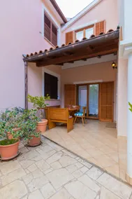 Apartments ”Ledina” 900m from the beach - Image 4