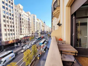 Spectacular views with terraces on Gran Vía 5 - Image 5