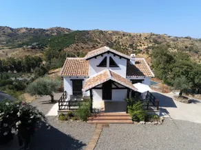 Country house Jacaranda. Garden and swimming pool - Image 3