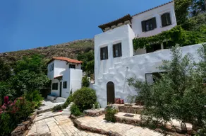 Little Paradise Guesthouse - Image 2