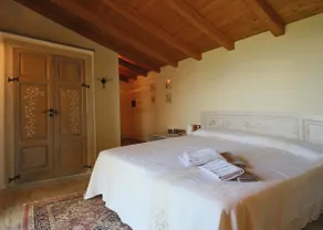 Relaxing home on the hill - Image 3