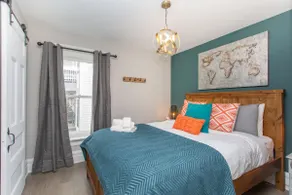 UPSCALE DOWNTOWN CHARM BY SHAW HIGH QUALITY BEDS - Image 5