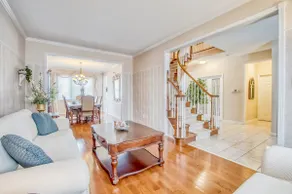 4 BD 2.5 BA Home by Centrum Mall & Signature Plaza - Image 2