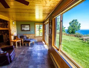 Spacious Lake Superior Condo (Chateau Leveaux #9) - Image 3