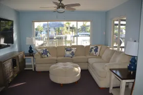 *Cozy waterfront home with dock and access to Gulf - Image 2