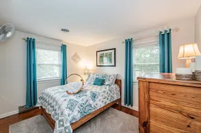 Kelly's Comfortable Quinton Home - Image 4