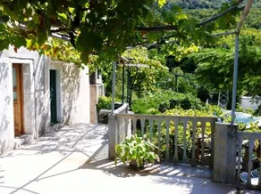 Picturesque house by the sea with wonderful view - Image 3