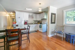 Clean+Quiet+Downtown+Pets+Fenced - Image 4